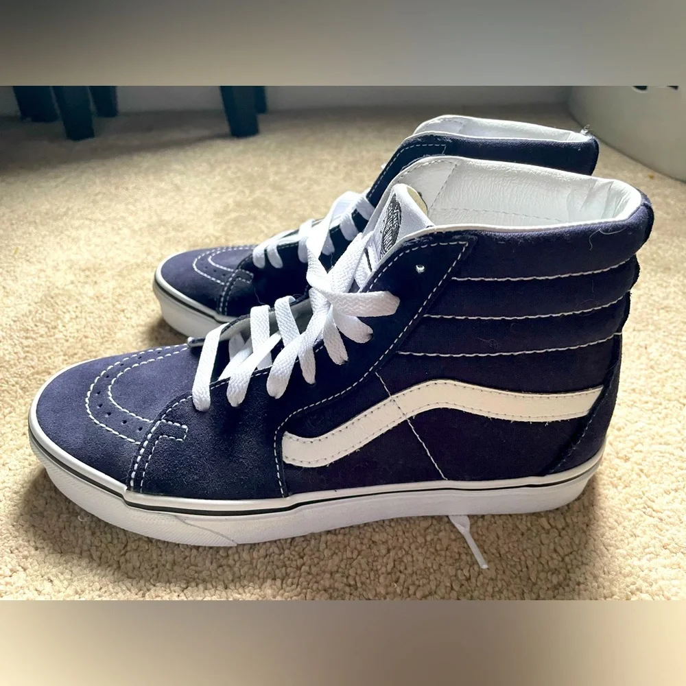 Vans Sk8-Hi Shoes, Dark Blue Suede in Sz 8 Women’s, 6.5 Men’s - Picture 1 of 5